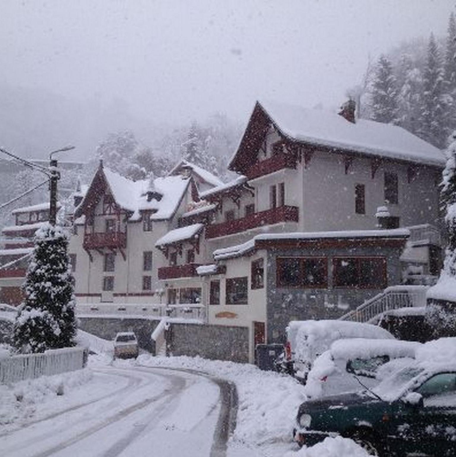 Hotel Les Chalets Брид ле Бен Екстериор снимка